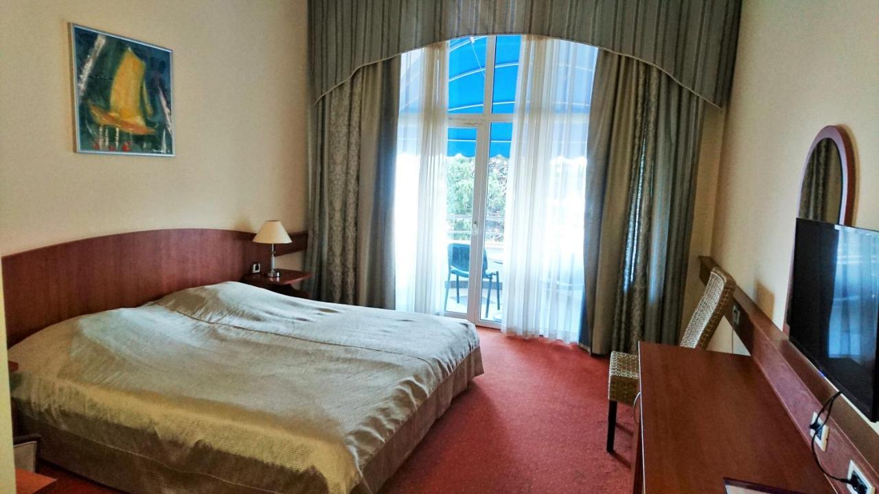 Hotel Selce Exterior photo