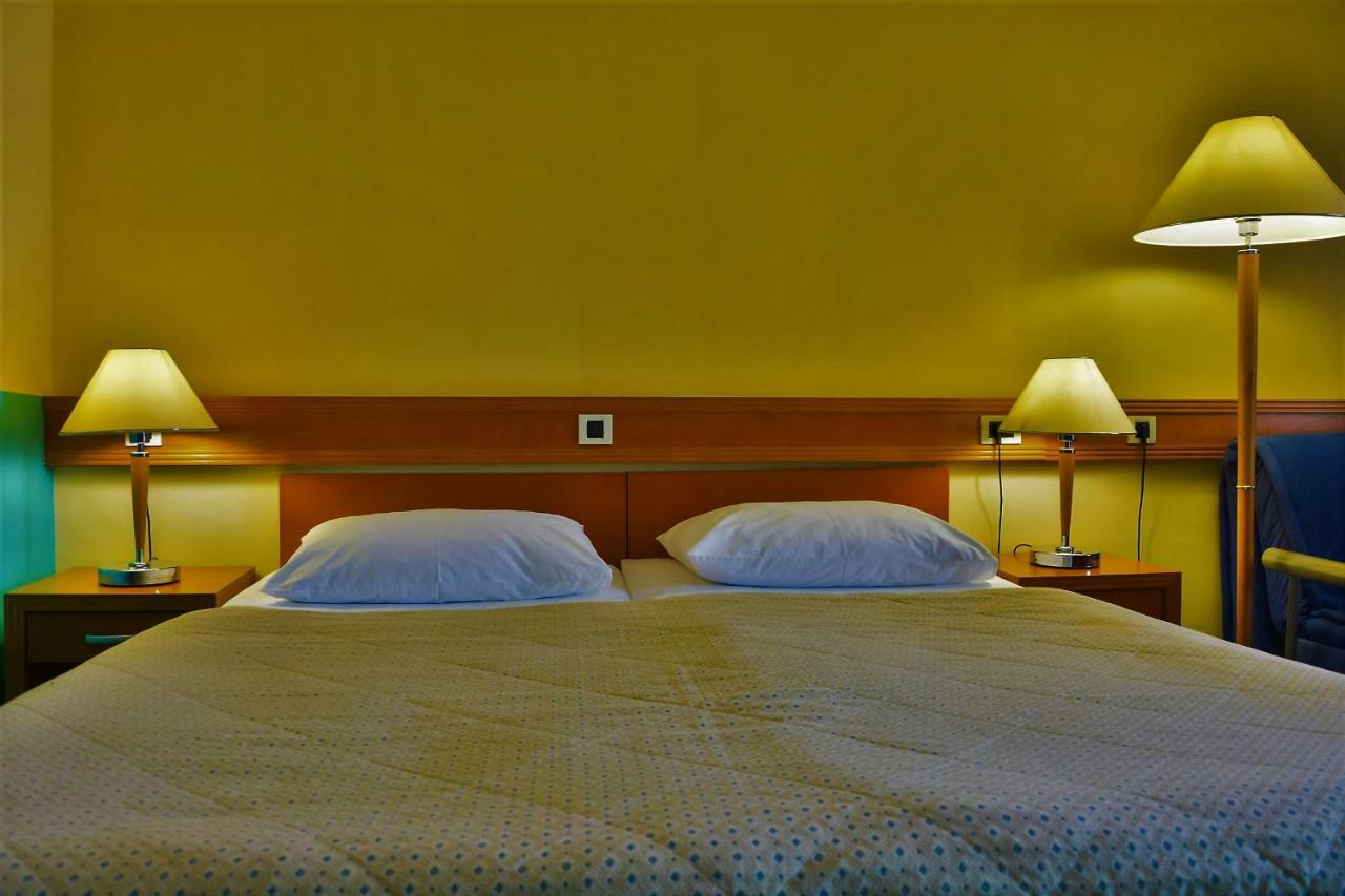 Hotel Selce Exterior photo