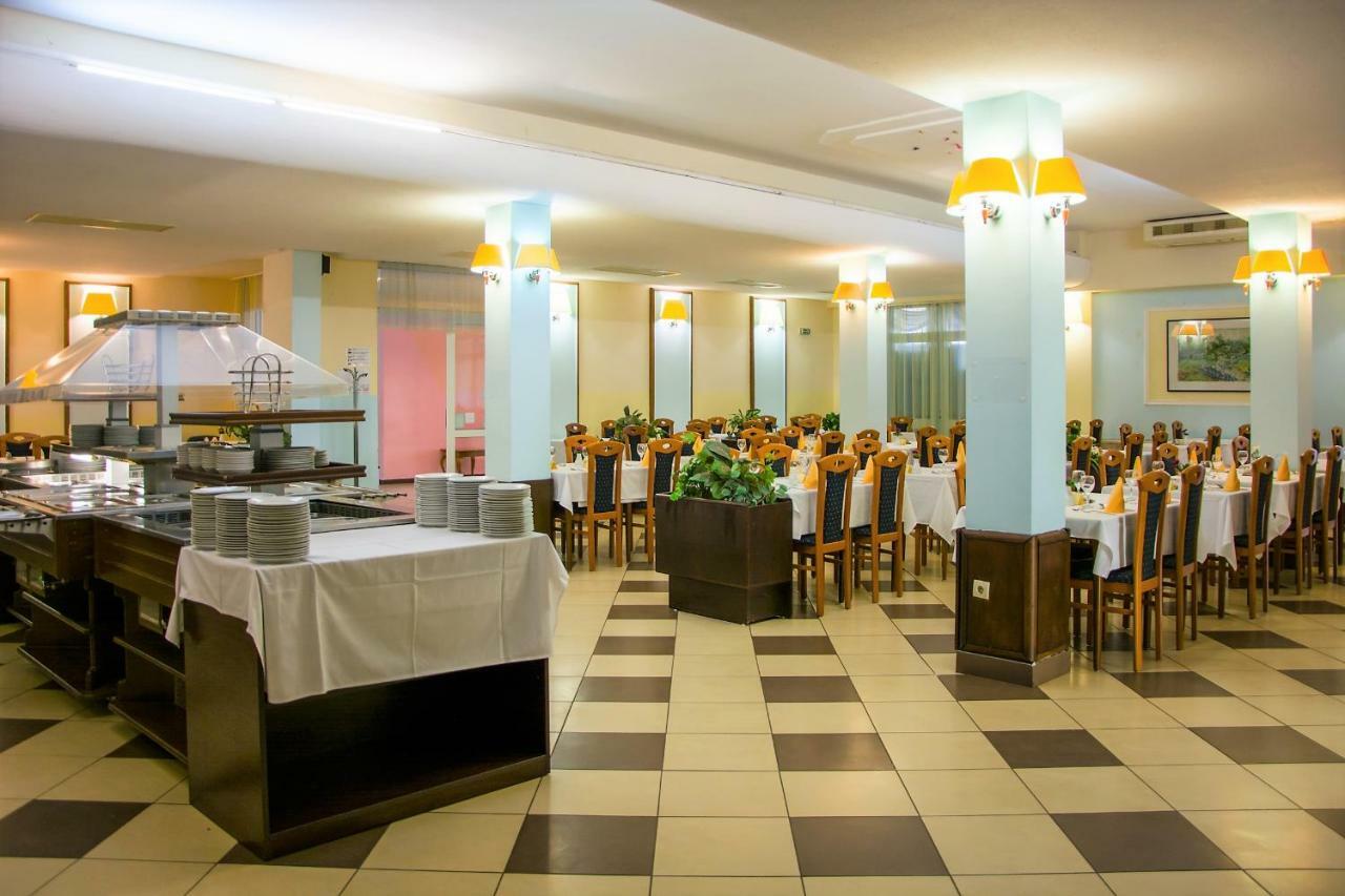Hotel Selce Exterior photo