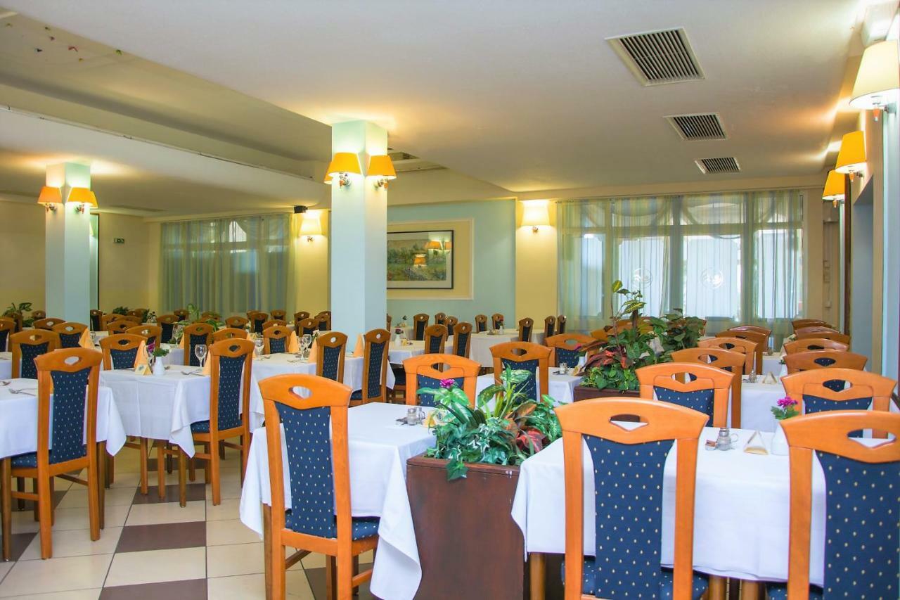 Hotel Selce Exterior photo
